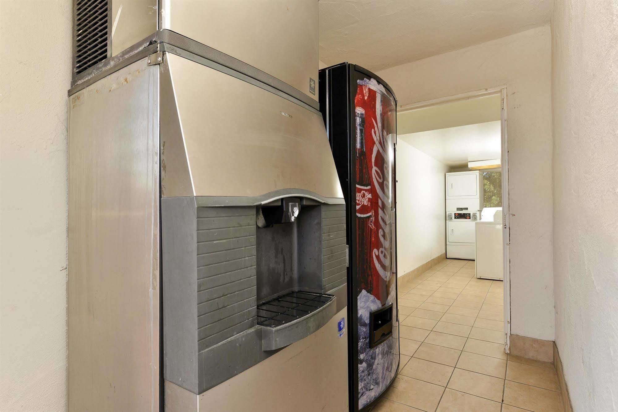 Motel 6-Vista, Ca 外观 照片